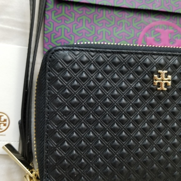 Tory Burch Marion Embossed Zip Wallet Wri… - Picture 2 of 8